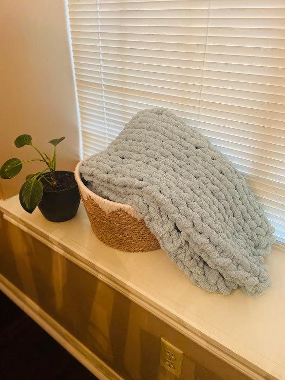 Chunky knit  throw blanket 40inX50in (available in 18 colors)